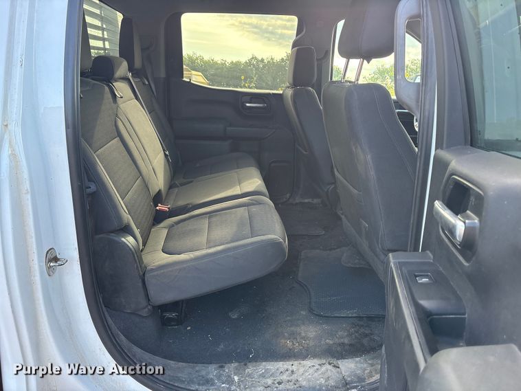 image for item EM0539 2019 Chevrolet Silverado 1500 Crew Cab pickup truck