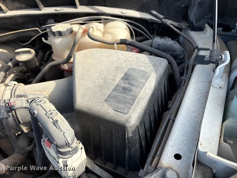 image for item EM0539 2019 Chevrolet Silverado 1500 Crew Cab pickup truck