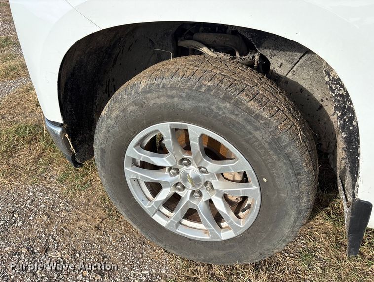 image for item EM0539 2019 Chevrolet Silverado 1500 Crew Cab pickup truck