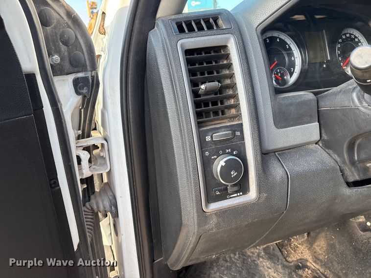 image for item EM0540 2015 Dodge Ram 1500 Crew Cab pickup truck