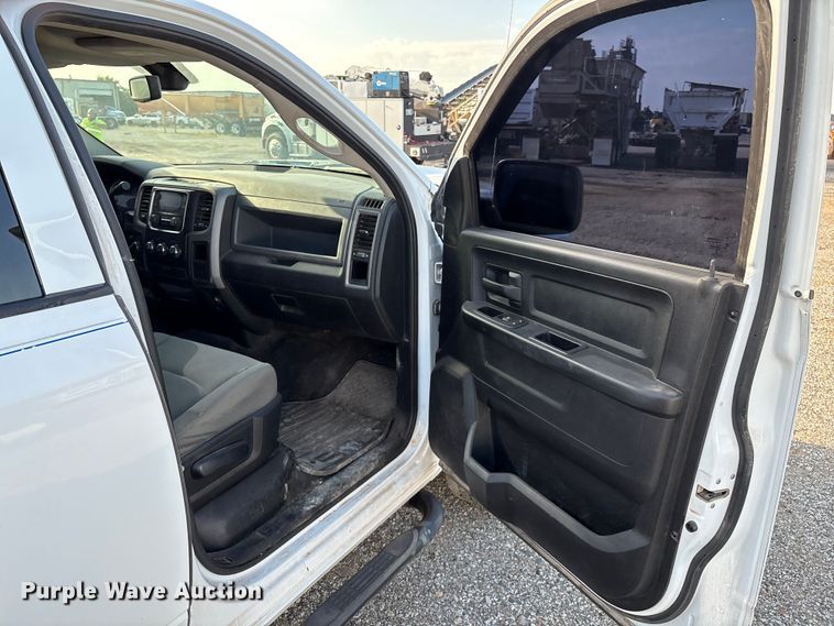 image for item EM0540 2015 Dodge Ram 1500 Crew Cab pickup truck