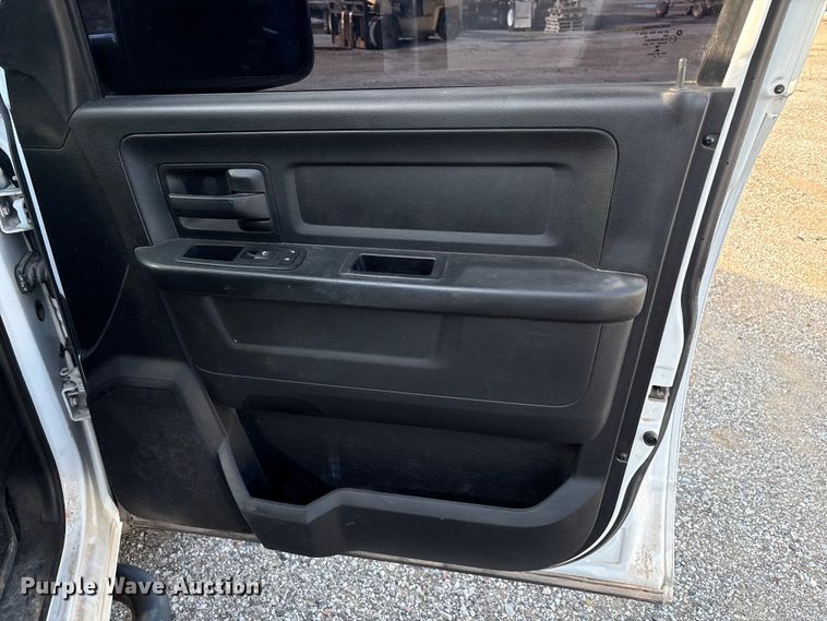 image for item EM0540 2015 Dodge Ram 1500 Crew Cab pickup truck