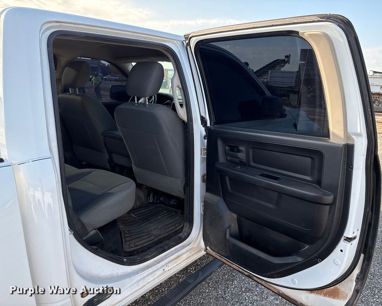 image for item EM0540 2015 Dodge Ram 1500 Crew Cab pickup truck