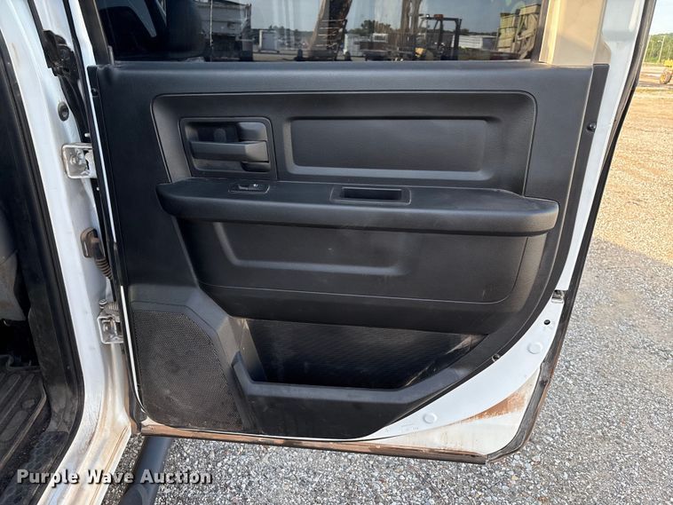 image for item EM0540 2015 Dodge Ram 1500 Crew Cab pickup truck