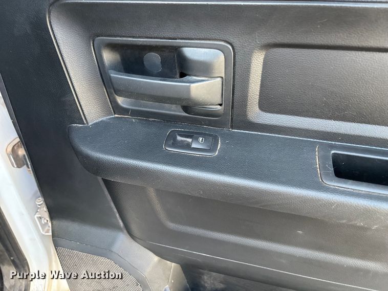 image for item EM0540 2015 Dodge Ram 1500 Crew Cab pickup truck