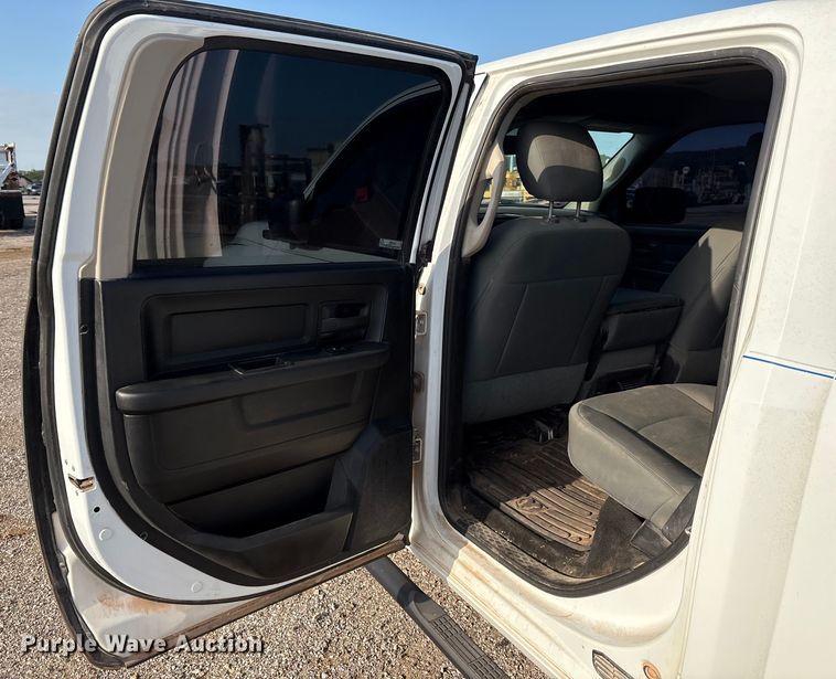 image for item EM0540 2015 Dodge Ram 1500 Crew Cab pickup truck