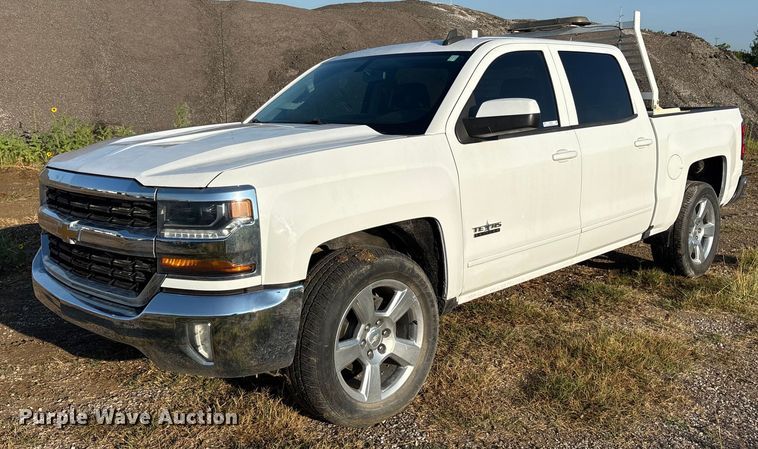 image for item EM0542 2018 Chevrolet Silverado 1500 Crew Cab pickup truck