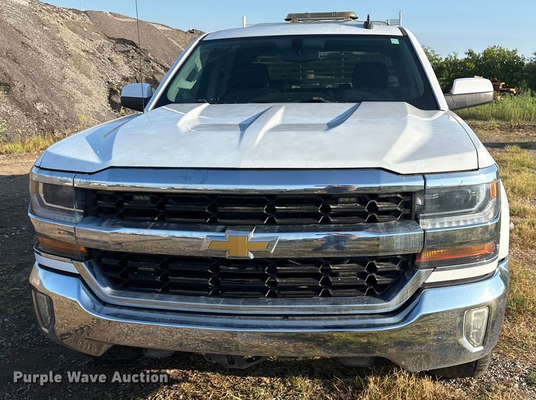 image for item EM0542 2018 Chevrolet Silverado 1500 Crew Cab pickup truck