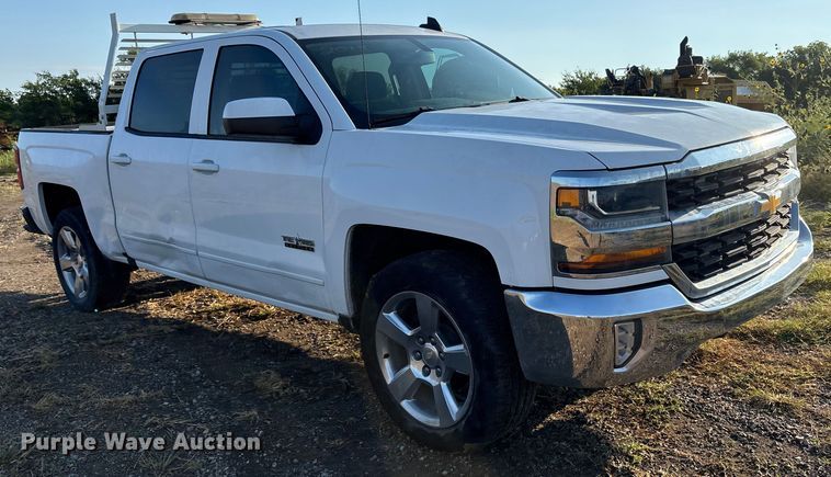 image for item EM0542 2018 Chevrolet Silverado 1500 Crew Cab pickup truck