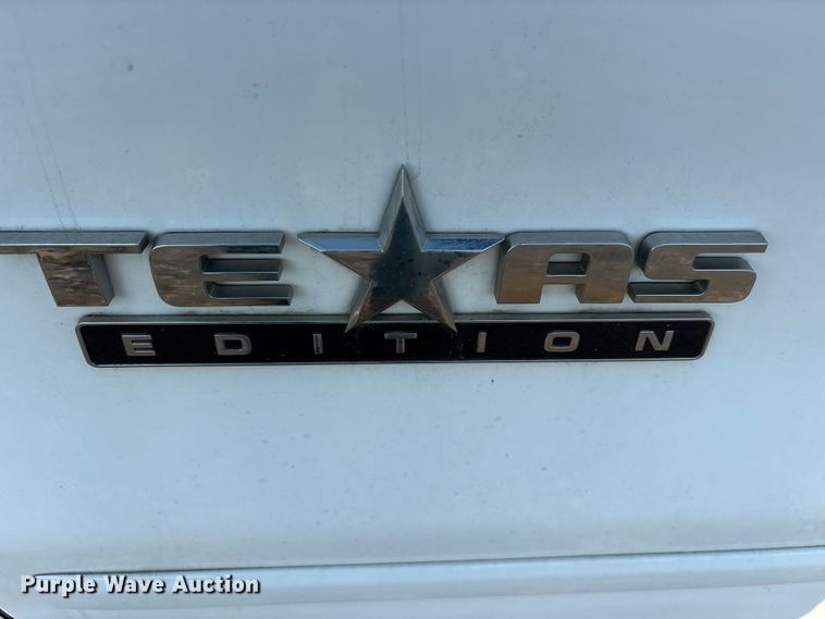 image for item EM0542 2018 Chevrolet Silverado 1500 Crew Cab pickup truck