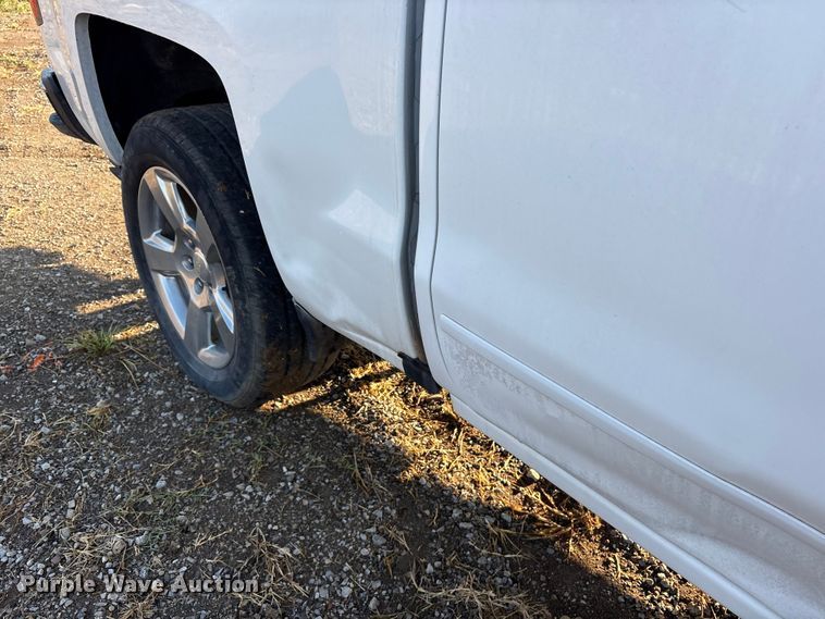 image for item EM0542 2018 Chevrolet Silverado 1500 Crew Cab pickup truck