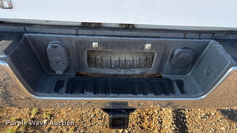 image for item EM0542 2018 Chevrolet Silverado 1500 Crew Cab pickup truck