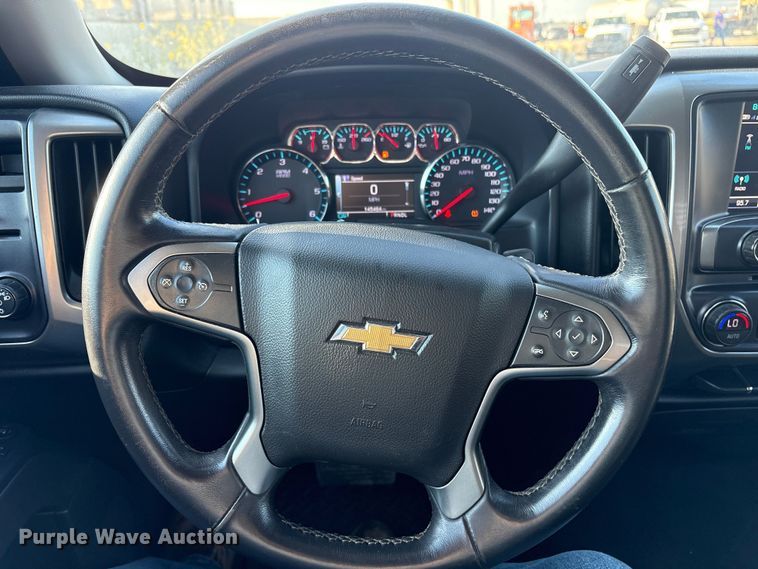 image for item EM0542 2018 Chevrolet Silverado 1500 Crew Cab pickup truck