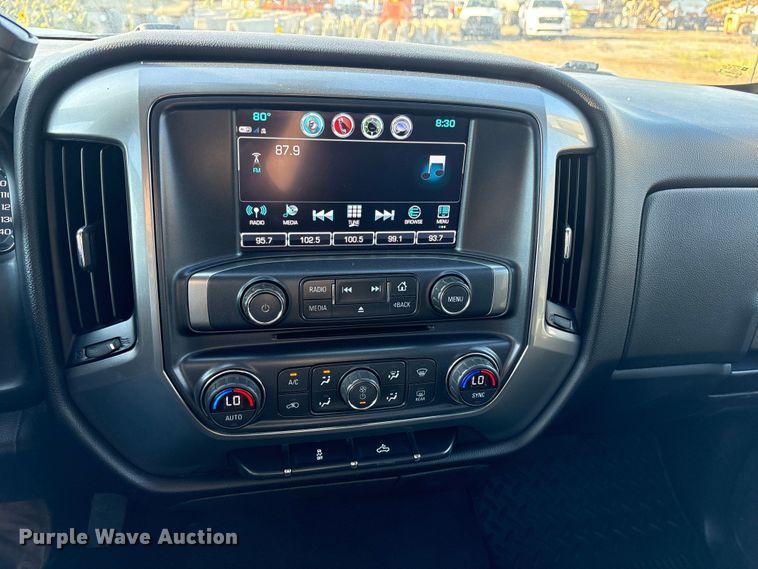 image for item EM0542 2018 Chevrolet Silverado 1500 Crew Cab pickup truck