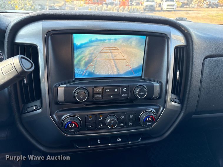 image for item EM0542 2018 Chevrolet Silverado 1500 Crew Cab pickup truck