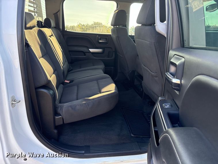 image for item EM0542 2018 Chevrolet Silverado 1500 Crew Cab pickup truck