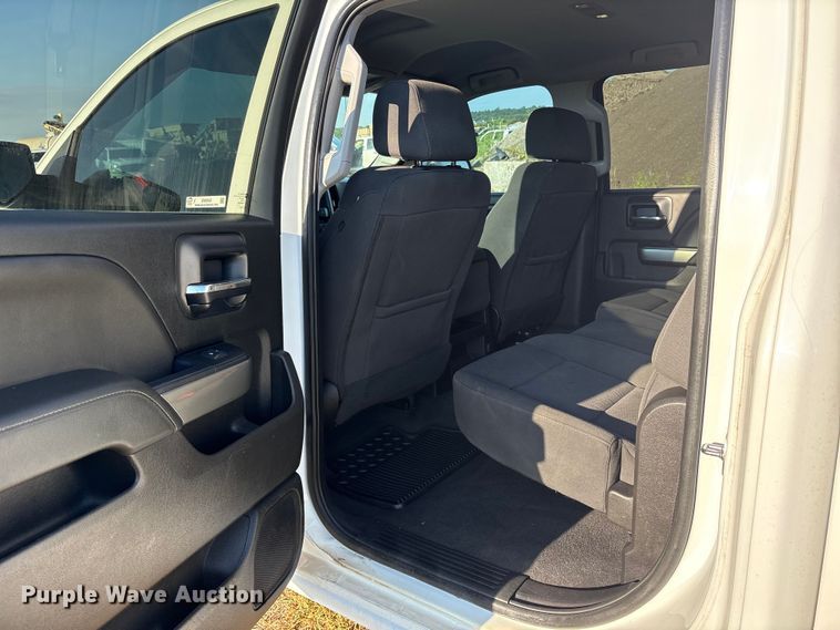 image for item EM0542 2018 Chevrolet Silverado 1500 Crew Cab pickup truck