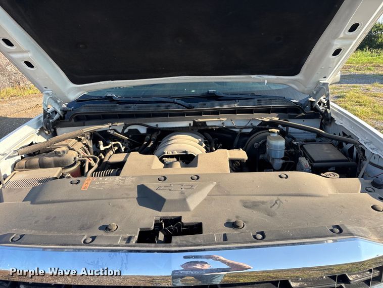 image for item EM0542 2018 Chevrolet Silverado 1500 Crew Cab pickup truck