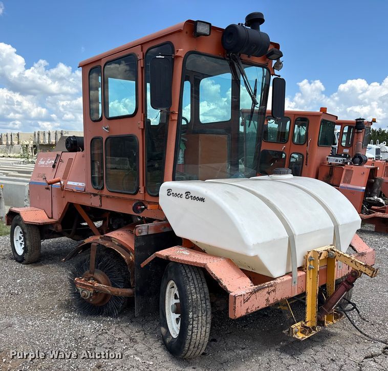 image for item EM0544 (3) Broce RJ350 brooms