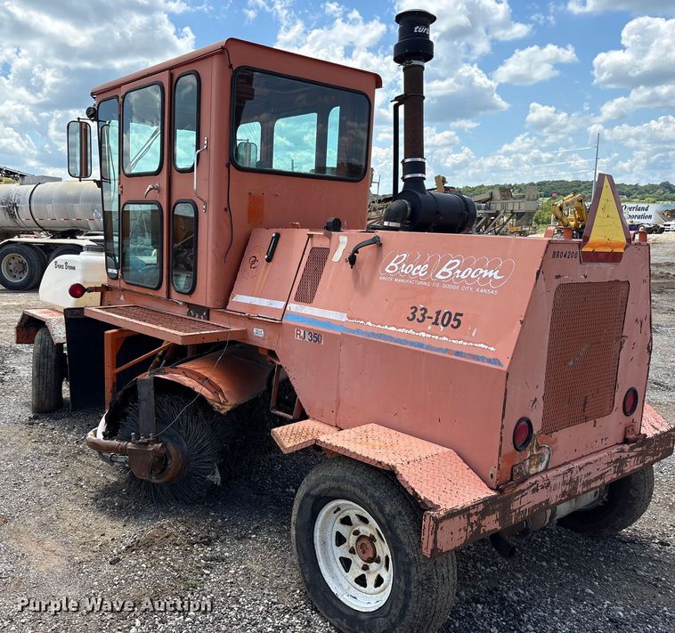 image for item EM0544 (3) Broce RJ350 brooms