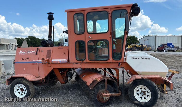 image for item EM0544 (3) Broce RJ350 brooms