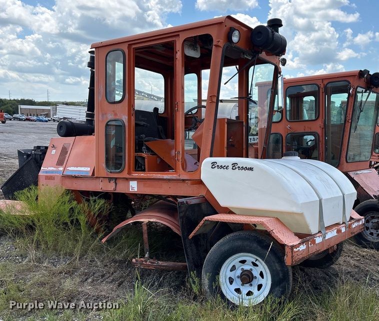 image for item EM0544 (3) Broce RJ350 brooms