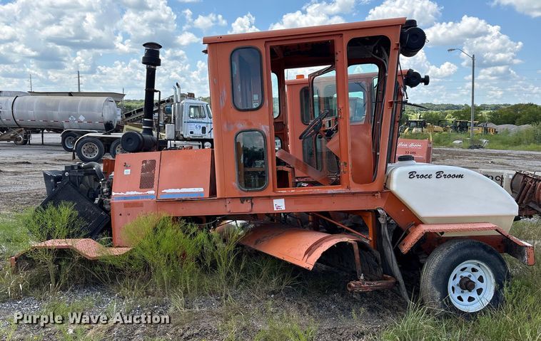 image for item EM0544 (3) Broce RJ350 brooms