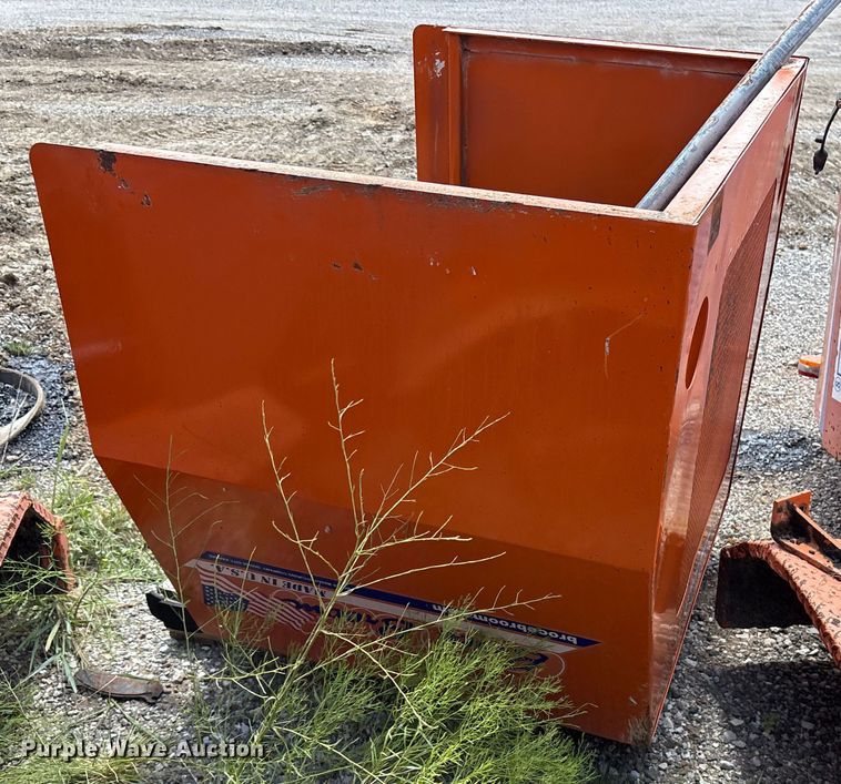 image for item EM0544 (3) Broce RJ350 brooms