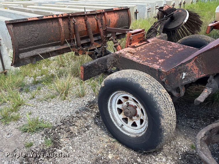 image for item EM0544 (3) Broce RJ350 brooms