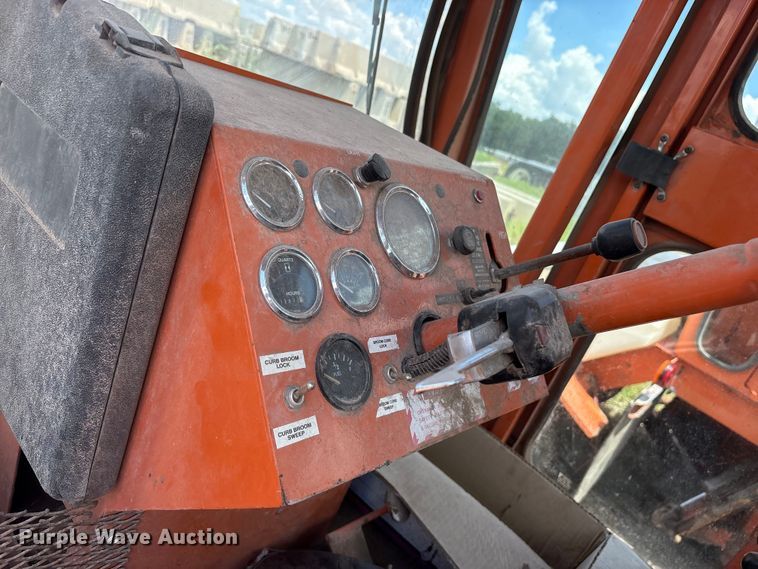 image for item EM0544 (3) Broce RJ350 brooms