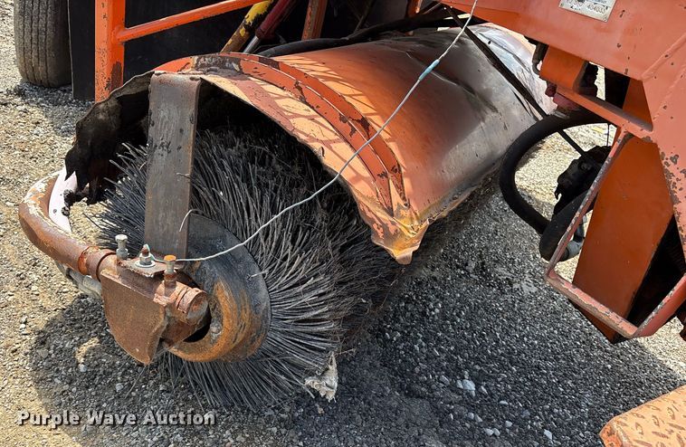 image for item EM0544 (3) Broce RJ350 brooms