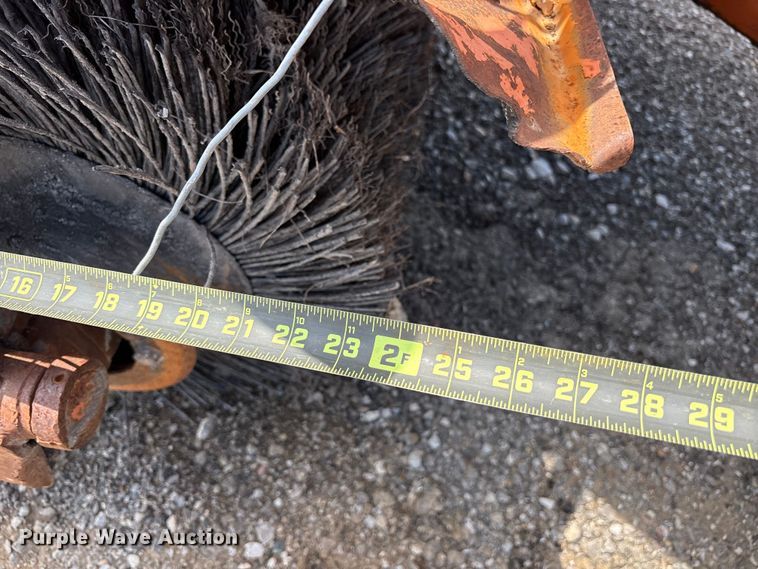 image for item EM0544 (3) Broce RJ350 brooms