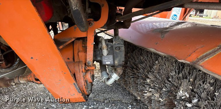 image for item EM0544 (3) Broce RJ350 brooms