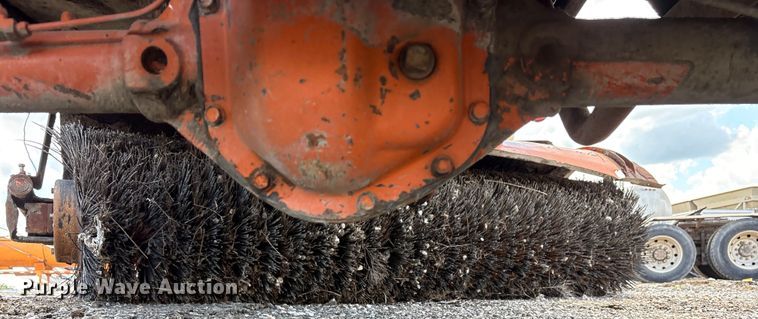 image for item EM0544 (3) Broce RJ350 brooms