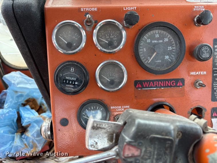 image for item EM0544 (3) Broce RJ350 brooms