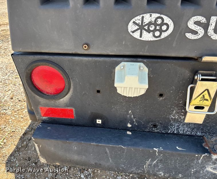 image for item EM0547 Sullair 185 air compressor