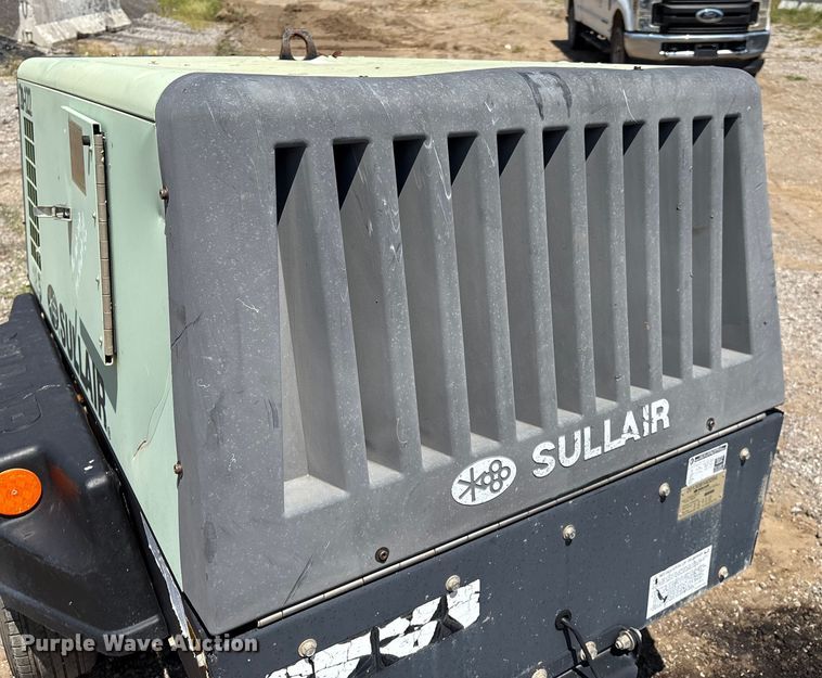 image for item EM0547 Sullair 185 air compressor