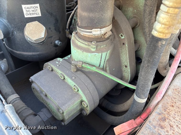 image for item EM0547 Sullair 185 air compressor