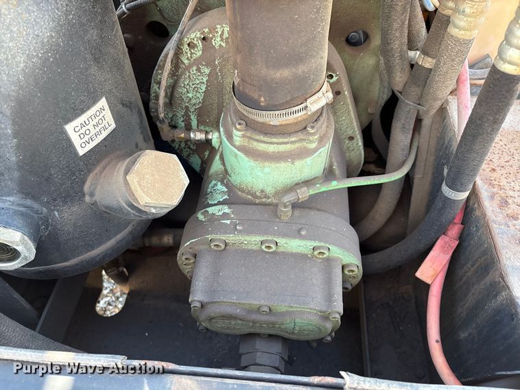 image for item EM0547 Sullair 185 air compressor