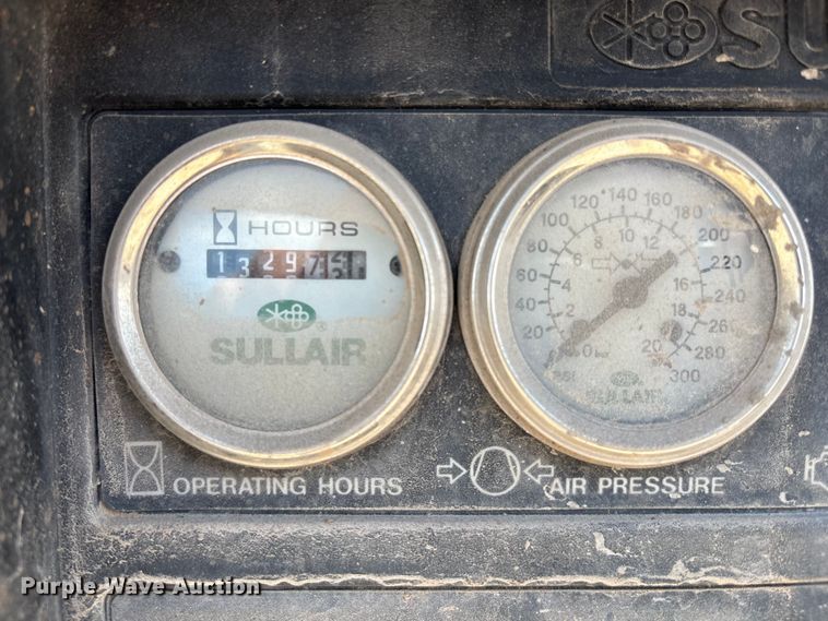 image for item EM0547 Sullair 185 air compressor
