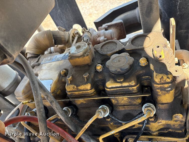 image for item EM0547 Sullair 185 air compressor