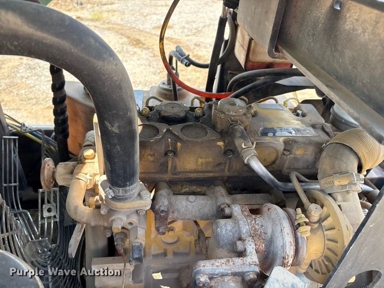 image for item EM0547 Sullair 185 air compressor