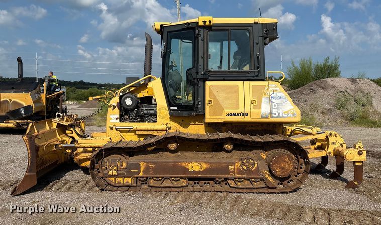 image for item EM0559 2013 Komatsu D51EX-22 dozer
