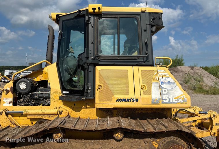 image for item EM0559 2013 Komatsu D51EX-22 dozer