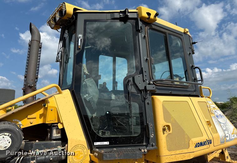 image for item EM0559 2013 Komatsu D51EX-22 dozer