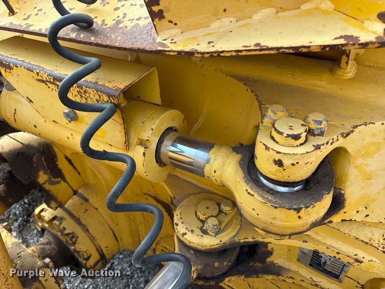 image for item EM0559 2013 Komatsu D51EX-22 dozer