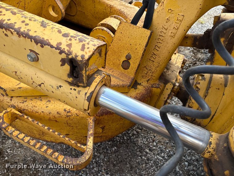 image for item EM0559 2013 Komatsu D51EX-22 dozer