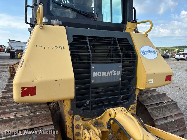 image for item EM0559 2013 Komatsu D51EX-22 dozer