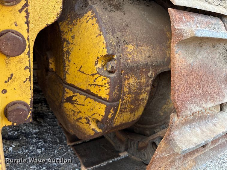 image for item EM0559 2013 Komatsu D51EX-22 dozer