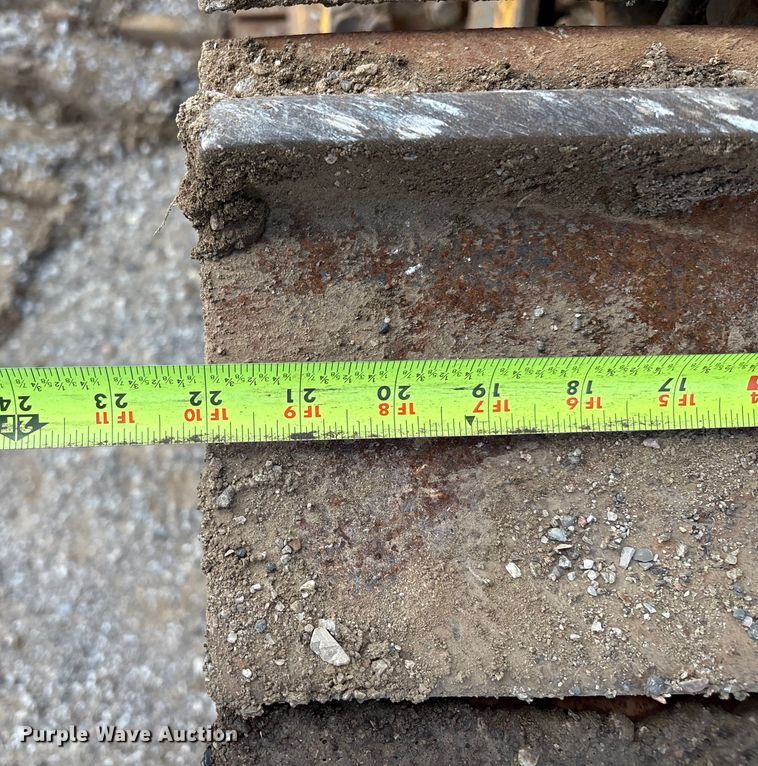 image for item EM0559 2013 Komatsu D51EX-22 dozer